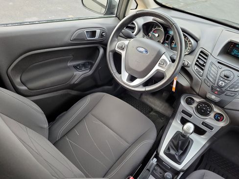 Used 2015 Ford Fiesta SE image 12