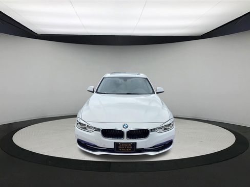 Used 2017 BMW 328d xDrive Sedan AWD/4WD image 3