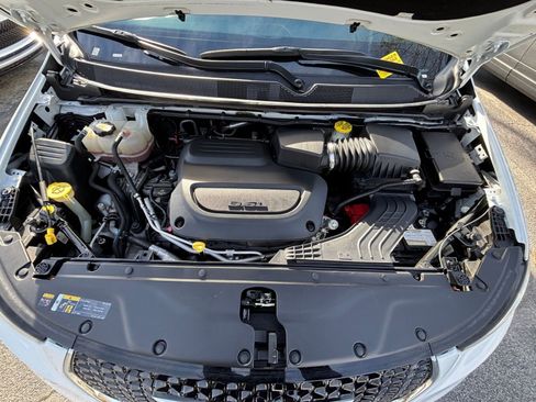 Used 2023 Chrysler Pacifica Limited image 36