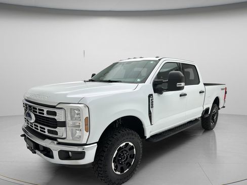 Used 2025 Ford F250 XLT w/ Tremor Off-Road Package AWD/4WD image 3
