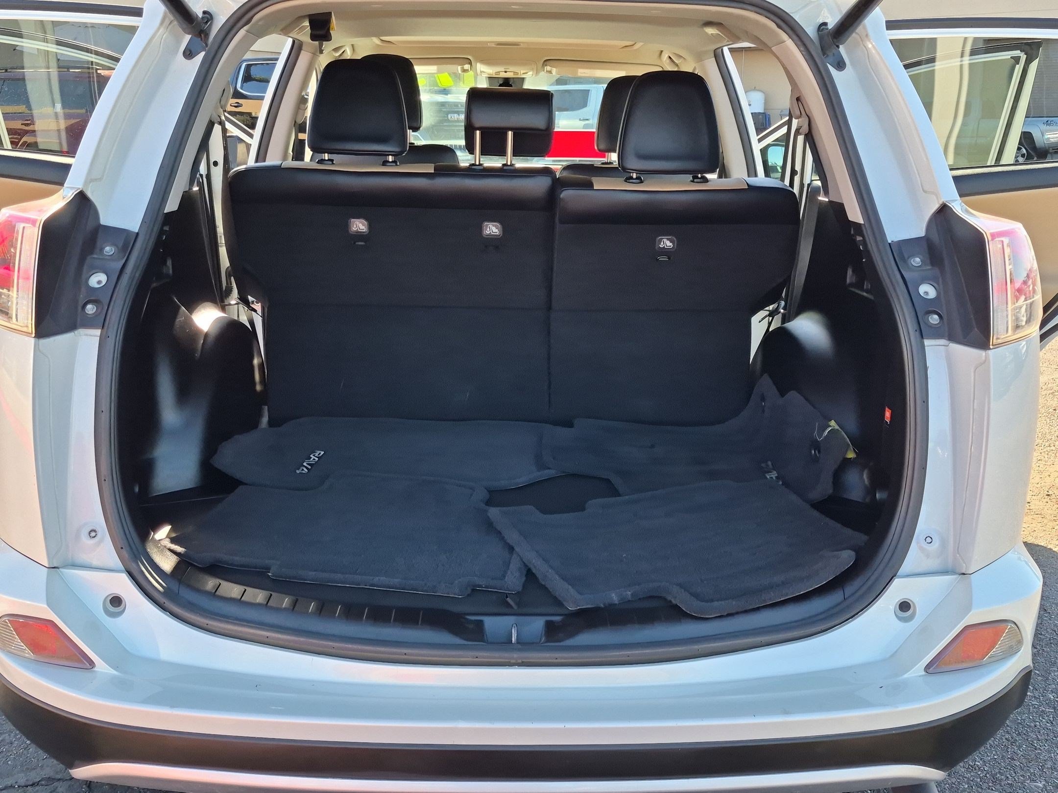 Used 2017 Toyota RAV4 Limited w/ Carpet Mat Package FWD image 7