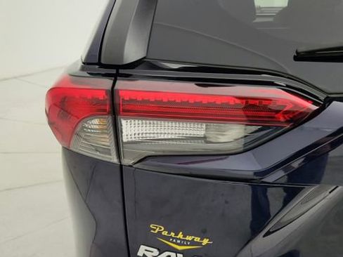 Used 2021 Toyota RAV4 XLE Premium FWD image 30