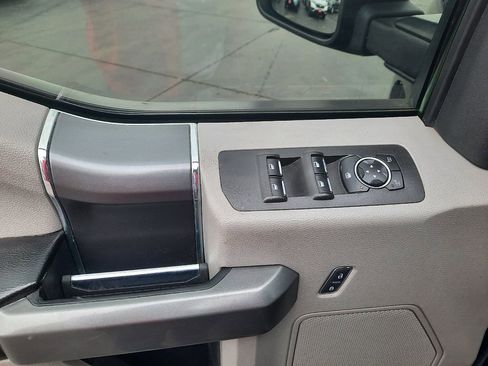Used 2017 Ford F150 XLT w/ Equipment Group 302A Luxury AWD/4WD image 10