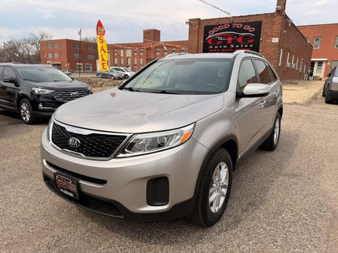 Used 2015 Kia Sorento LX image 1