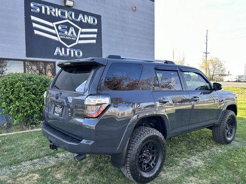 Used 2024 Toyota 4Runner SR5 Premium w/ Moonroof Package image 7