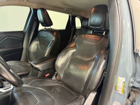 Used 2015 Jeep Cherokee Trailhawk w/ Comfort/Convenience Group image 21