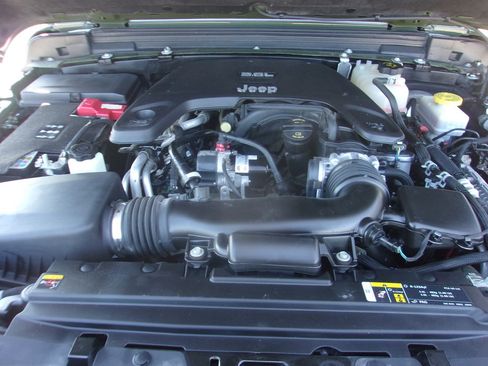 Used 2021 Jeep Wrangler Sport AWD/4WD image 18