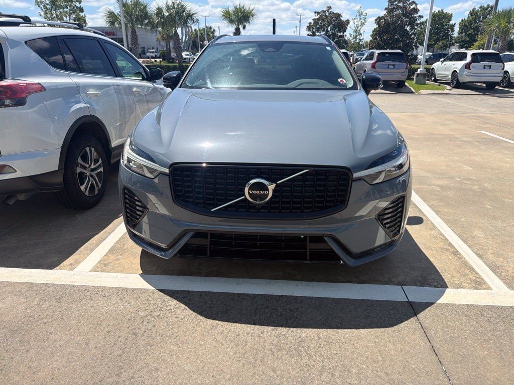 Used 2024 Volvo XC60 B5 Plus w/ Protection Package Premier AWD/4WD image 2