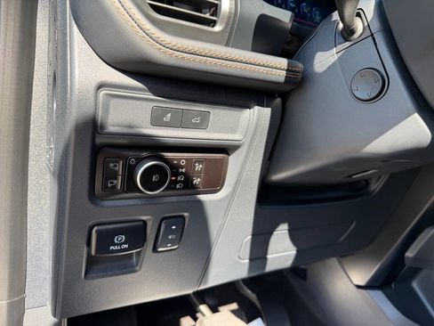 Used 2023 Ford Expedition Max Platinum AWD/4WD image 17