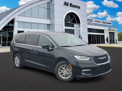 New 2026 Chrysler Pacifica Select