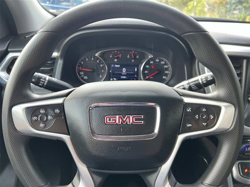 Certified 2023 GMC Acadia SLE w/ Driver Convenience Package image 17