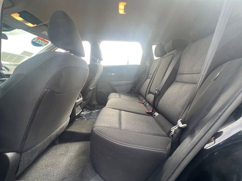 Used 2024 Nissan Rogue SV image 30