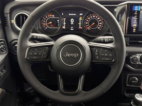 New 2025 Jeep Gladiator Sport image 12