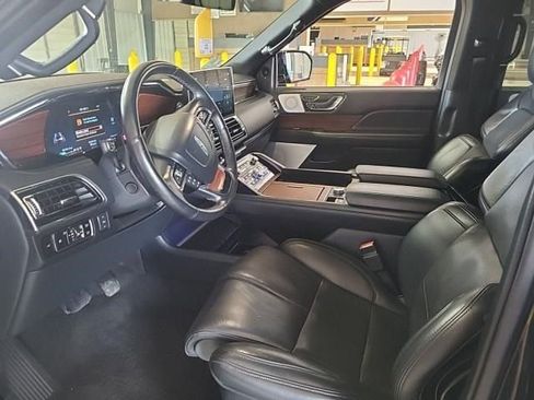 Used 2023 Lincoln Navigator L Reserve AWD/4WD image 5