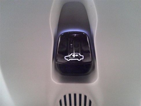 Used 2020 Volvo XC90 T6 Momentum w/ Protection Package Premier image 33