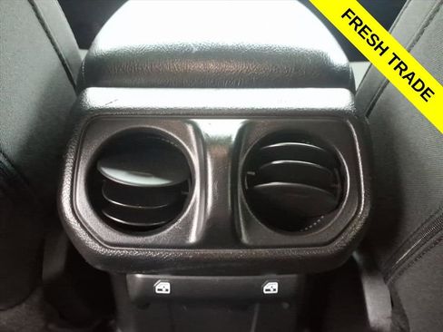 Used 2018 Jeep Wrangler Unlimited Sport S image 28