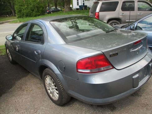 Used 2006 Chrysler Sebring Sedan FWD image 4