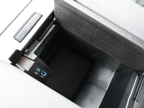 Used 2022 Toyota Sienna XSE image 24