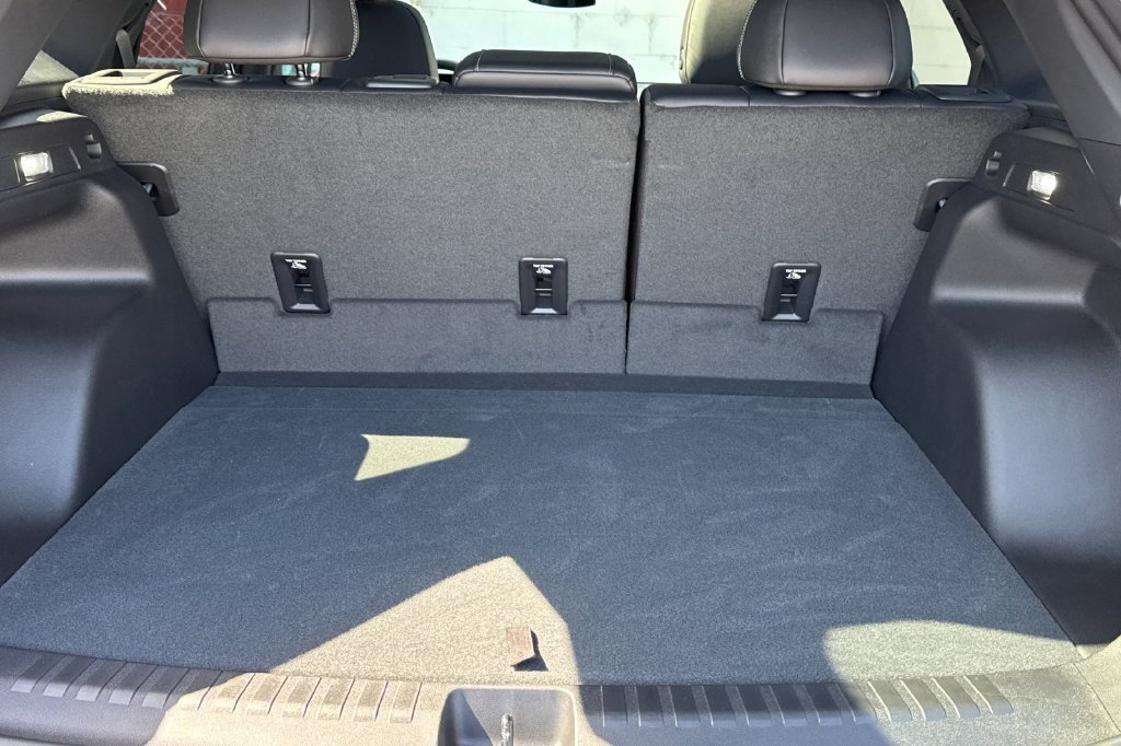 Used 2025 Chevrolet Blazer EV LT FWD image 17