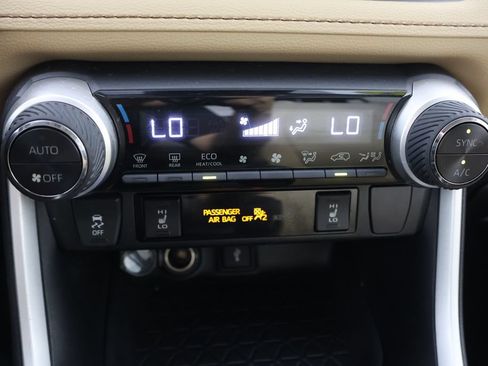 Used 2022 Toyota RAV4 XLE w/ Convenience Package AWD/4WD image 15