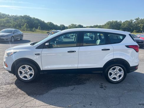 Used 2019 Ford Escape S FWD image 1