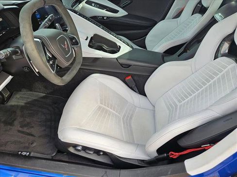 Used 2023 Chevrolet Corvette Stingray Premium Conv w/ Z51 Performance Package image 16