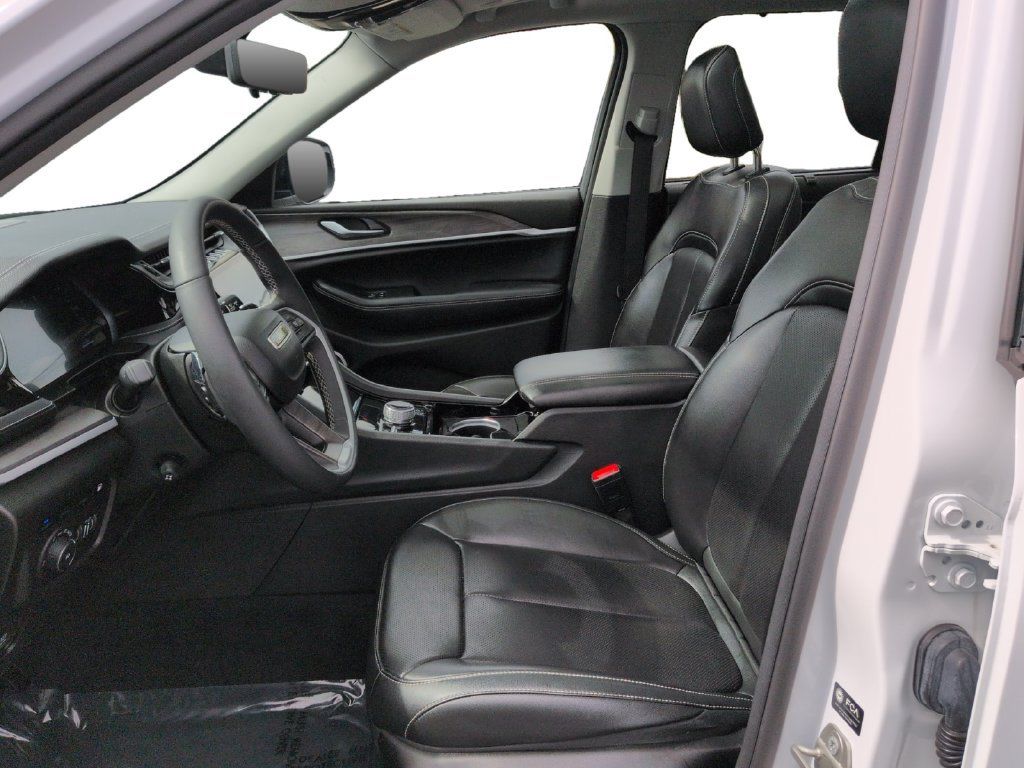 Used 2023 Jeep Grand Cherokee 4WD 4xe w/ Luxury Tech Group II image 22