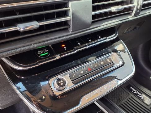 Used 2024 Lincoln Corsair FWD image 12