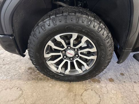 Certified 2021 GMC Sierra 1500 AT4 w/ AT4 Premium Package AWD/4WD image 12