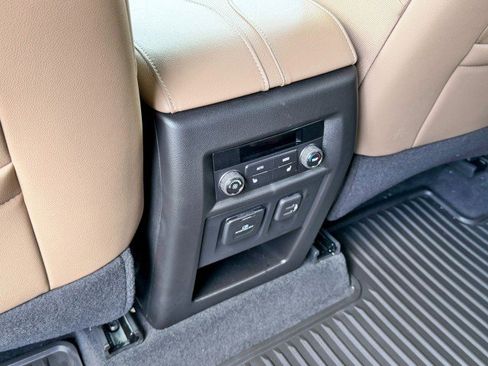 Certified 2023 Chevrolet Traverse Premier image 17