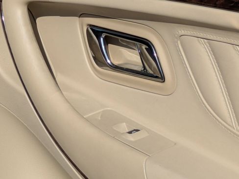 Used 2013 Ford Taurus Limited image 30