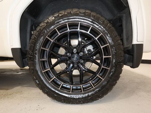 Used 2024 GMC Sierra 1500 Denali Ultimate AWD/4WD image 37