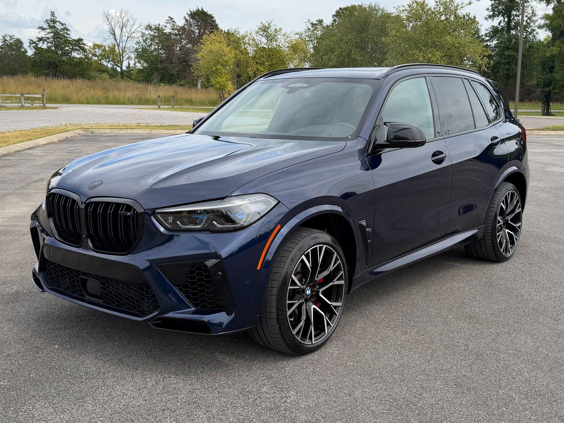 Used 2023 BMW X5 M w/ Competition Package AWD/4WD image 2