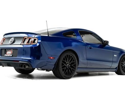 Used 2014 Ford Mustang GT RWD image 4