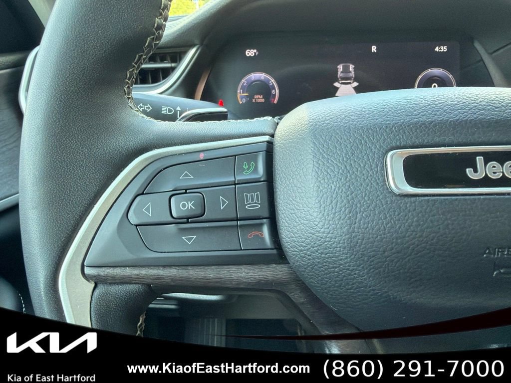 Used 2023 Jeep Grand Cherokee Limited AWD/4WD image 31