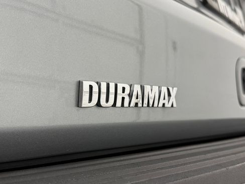 Used 2024 Chevrolet Suburban RST w/ Luxury Package image 9