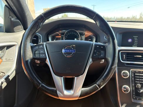 Used 2017 Volvo V60 T5 Cross Country w/ Convenience Package AWD/4WD image 11