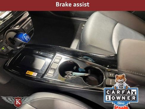 Used 2019 Toyota Prius L Eco image 18