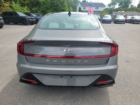 Used 2023 Hyundai Sonata SEL w/ Convenience Package FWD image 4