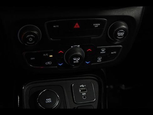 Used 2020 Jeep Compass Limited AWD/4WD image 17