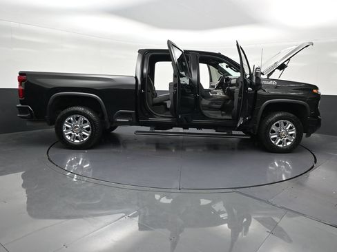 Used 2024 Chevrolet Silverado 2500 High Country w/ High Country Premium Package AWD/4WD image 34