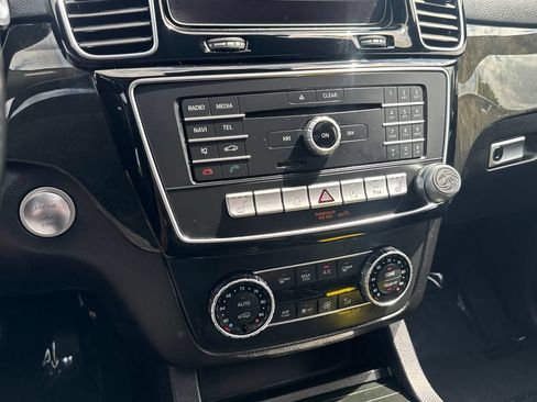Used 2018 Mercedes-Benz GLS 450 4MATIC image 25