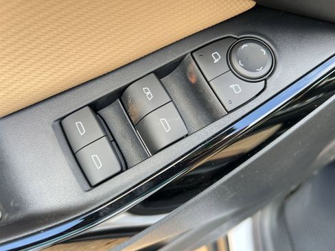 New 2026 Chevrolet Equinox ACTIV w/ Convenience Package III FWD image 21