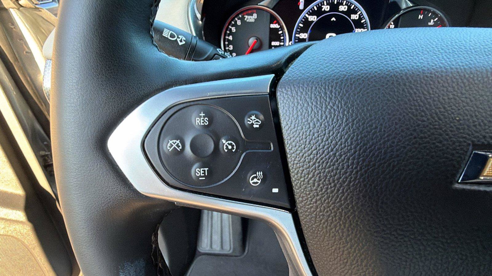 Used 2023 Chevrolet Traverse Premier FWD image 30