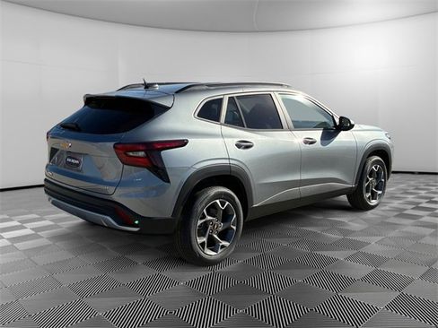 New 2026 Chevrolet Trax LT image 3