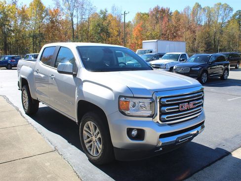 Used 2019 GMC Canyon SLT w/ Driver Alert Package image 2