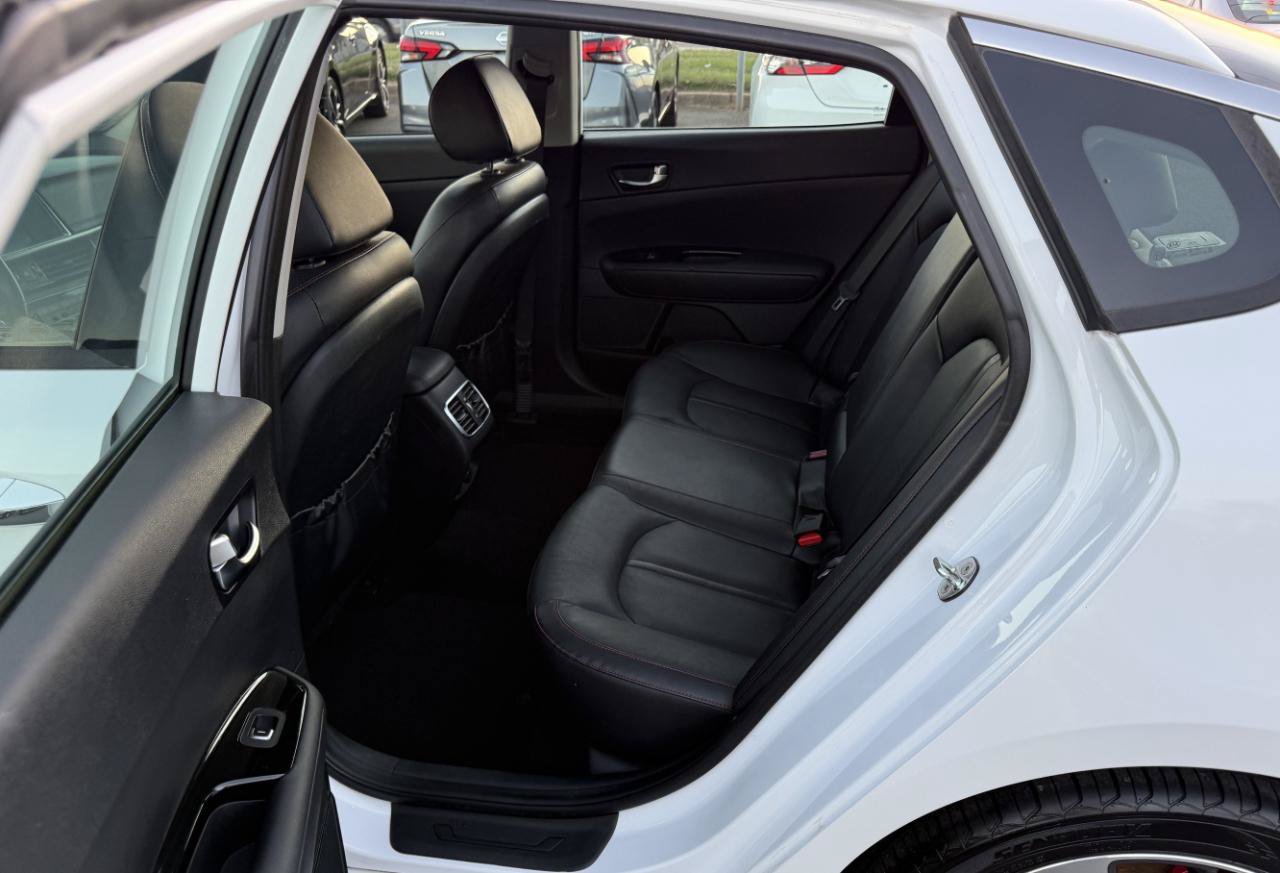 Used 2018 Kia Optima SX FWD image 9