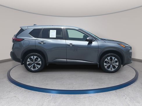Used 2023 Nissan Rogue SV FWD image 4
