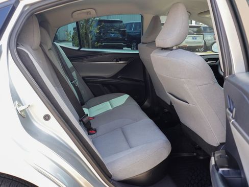 Used 2025 Toyota Camry LE AWD/4WD image 11