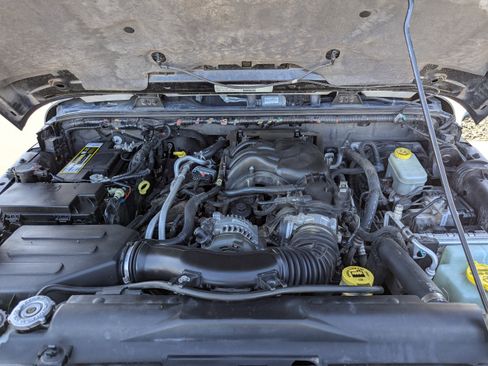 Used 2013 Jeep Wrangler Unlimited Rubicon w/ Connectivity Group AWD/4WD image 47